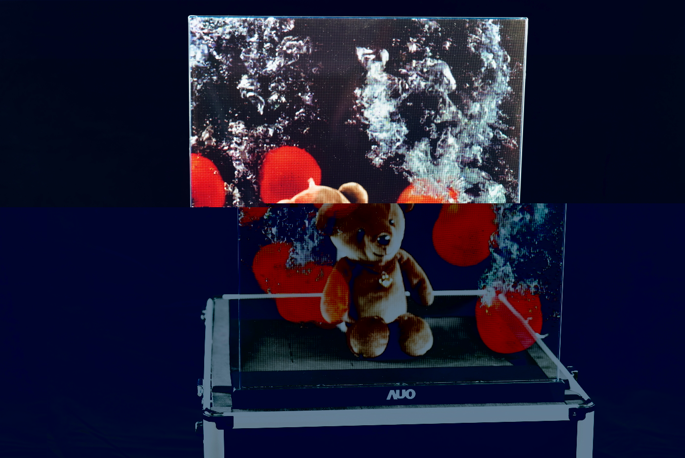 友達領先研發Micro LED透明顯示器，具備高穿透、低繞射、高亮度、可拼接之特性，可應用於智慧移動、智慧零售、商業展示等多元場域