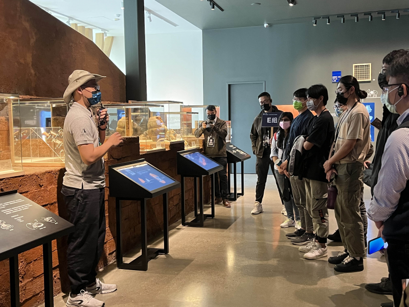 友達招募員工為文化志工，擔任文化館導覽大使，積極推廣文資保存、文史教育