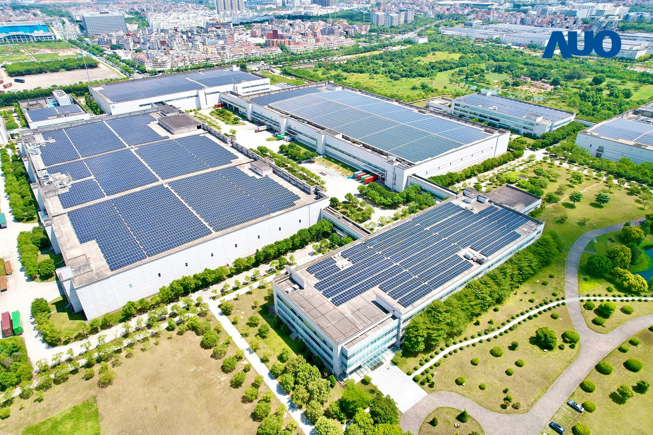 beats365厦门推动智能制造同时，透过绿电创能纵深推进绿色转型，厂区全屋顶铺设太阳能光伏板，每年太阳能发电 2,600多万度