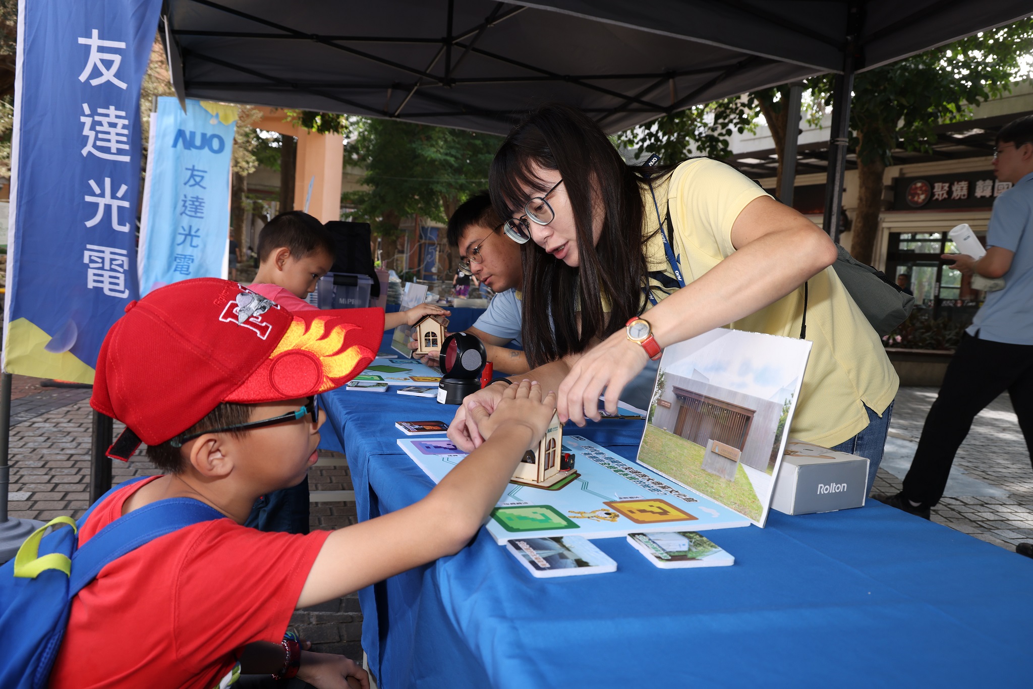 友達投入永續素養教育多年，從自身的環境教育場域走入校園、各式活動現場，合作夥伴亦擴及到NGO、公部門與供應鏈，豐碩成果獲「社會共融領袖獎」