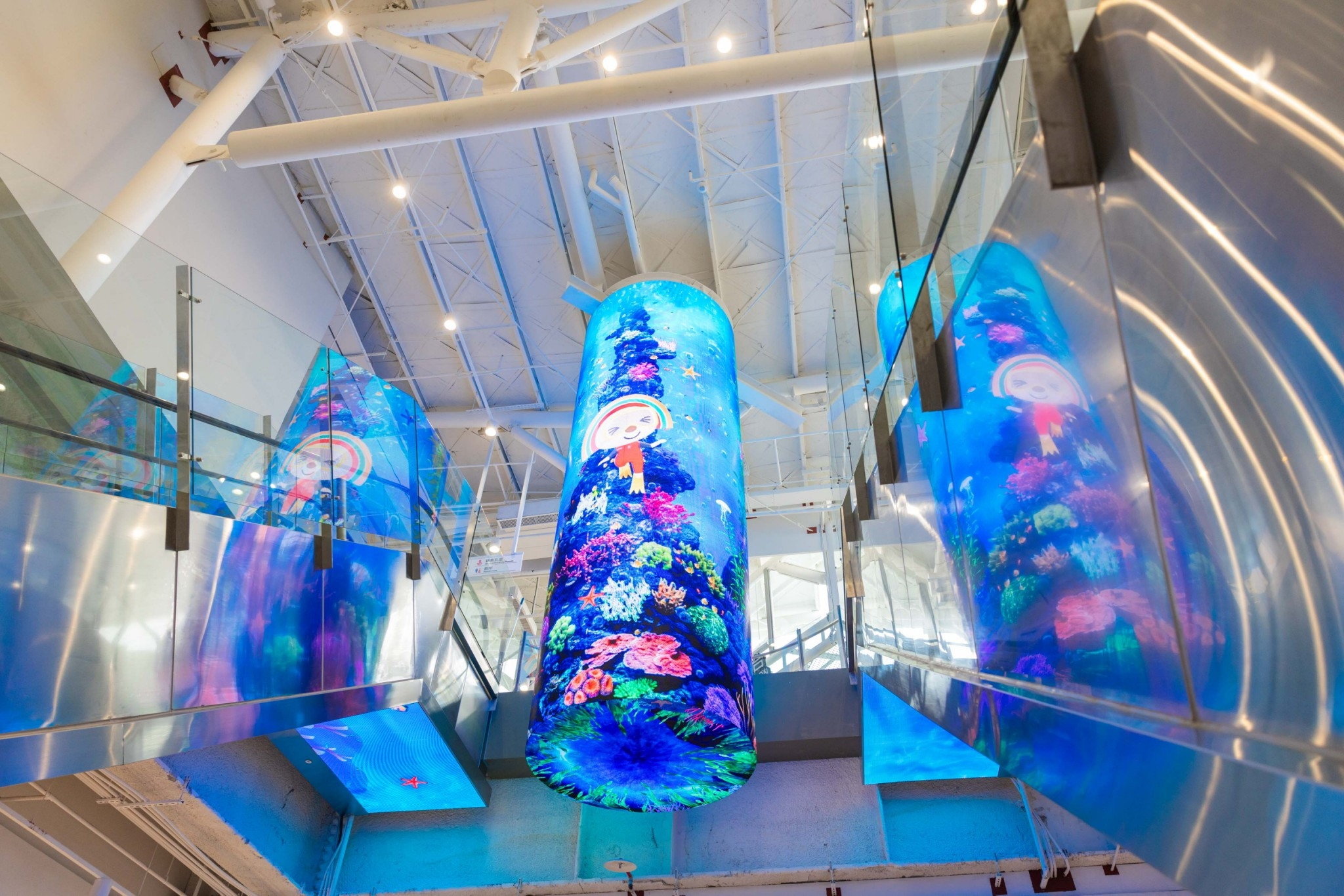 達擎與傑可達整合先進顯示技術與軟硬體應用服務，提供一系列大型LED顯示解決方案，為全新改裝開幕的「清水服務區」佈局嶄新視覺體驗。