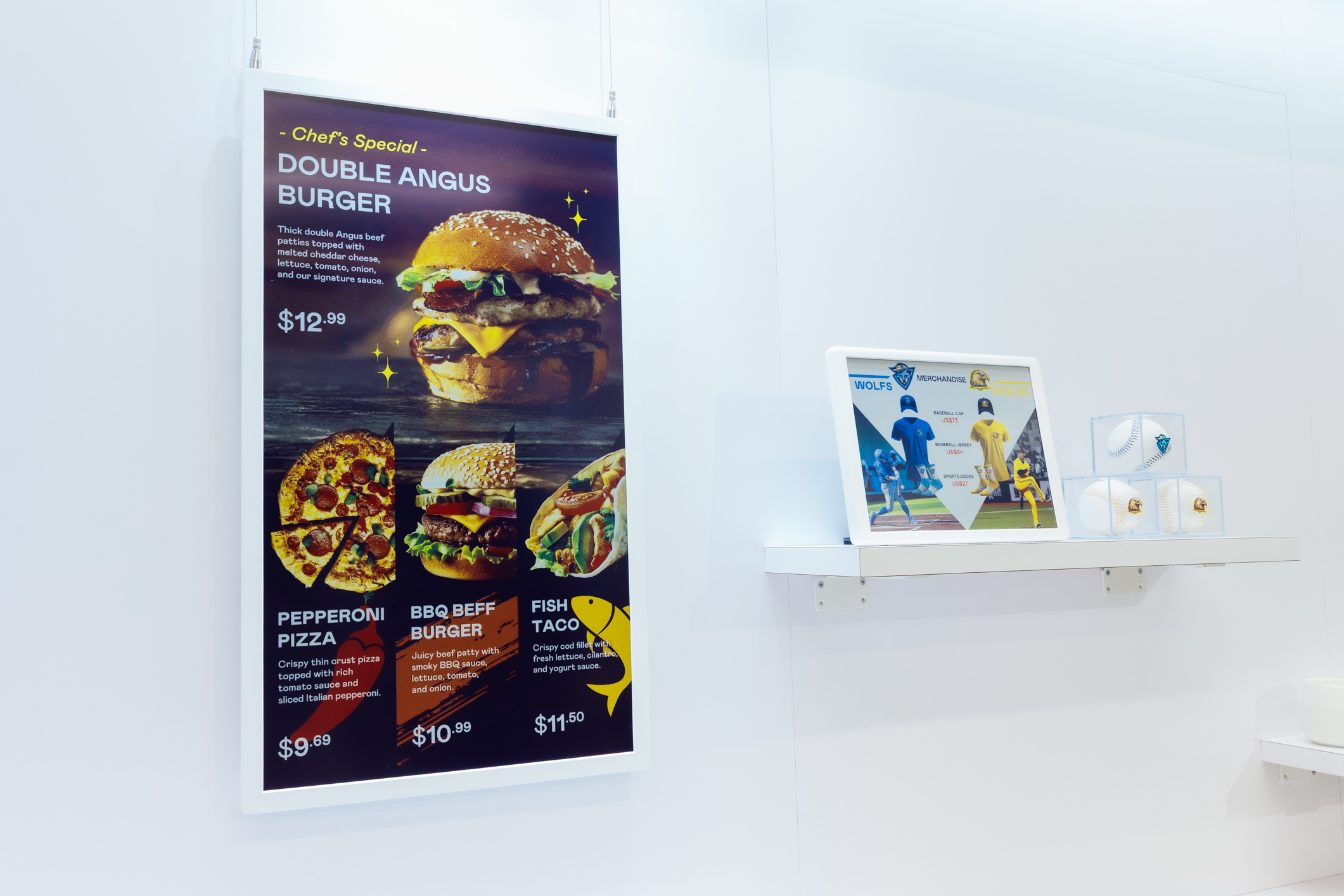 达擎开发的低功耗、全彩的aecoPost电子纸解决方案，仅在更新画面时需要微量的电力驱动，无需布建电线的便捷设计，使其可灵活应用、弹性选择置放处；可搭配aecoTag电子货架卷标解决方案，驱动商店内所有数字广告牌和电子货架卷标，以远程控制实现动态变价，提升门市人员作业效率，并以无纸化落实永续经营目标。